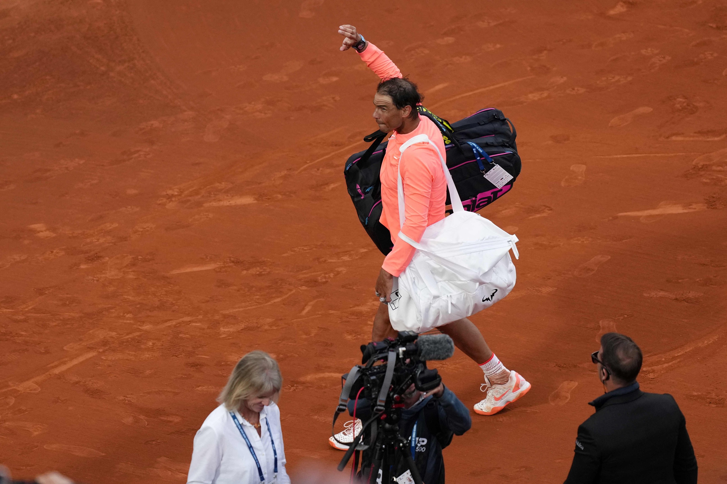 开云中国-巴黎圣日耳曼观众热烈欢呼！，纳达尔迎来二十赛季出色发挥气势如虹延续的简单介绍-开云中国