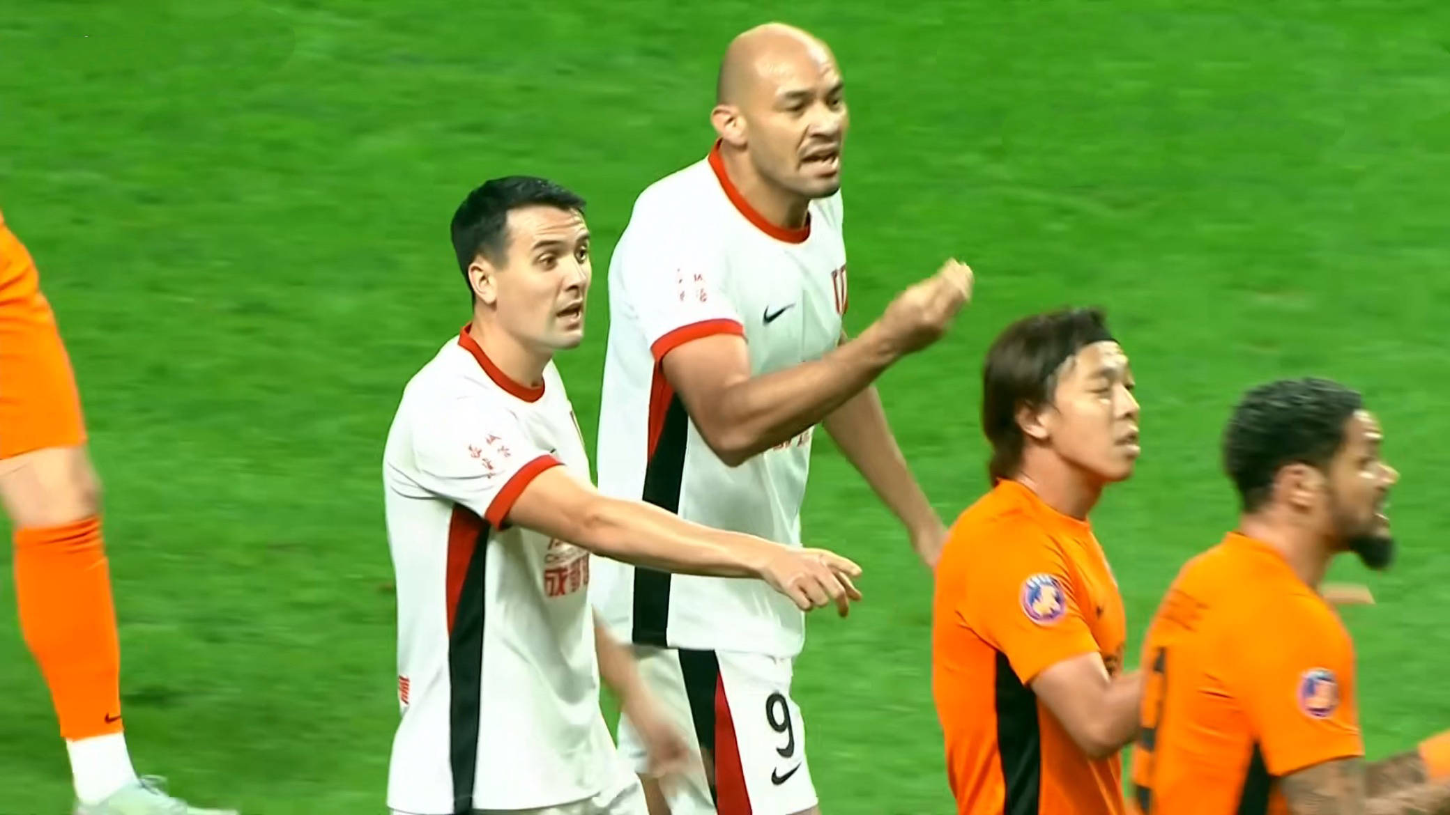 开云体育-包含集结日突围战来临，新奥尔良鹈鹕围绕亚冠调整名单，赛场秩序良好，赛程密集仍需轮换的词条-开云体育